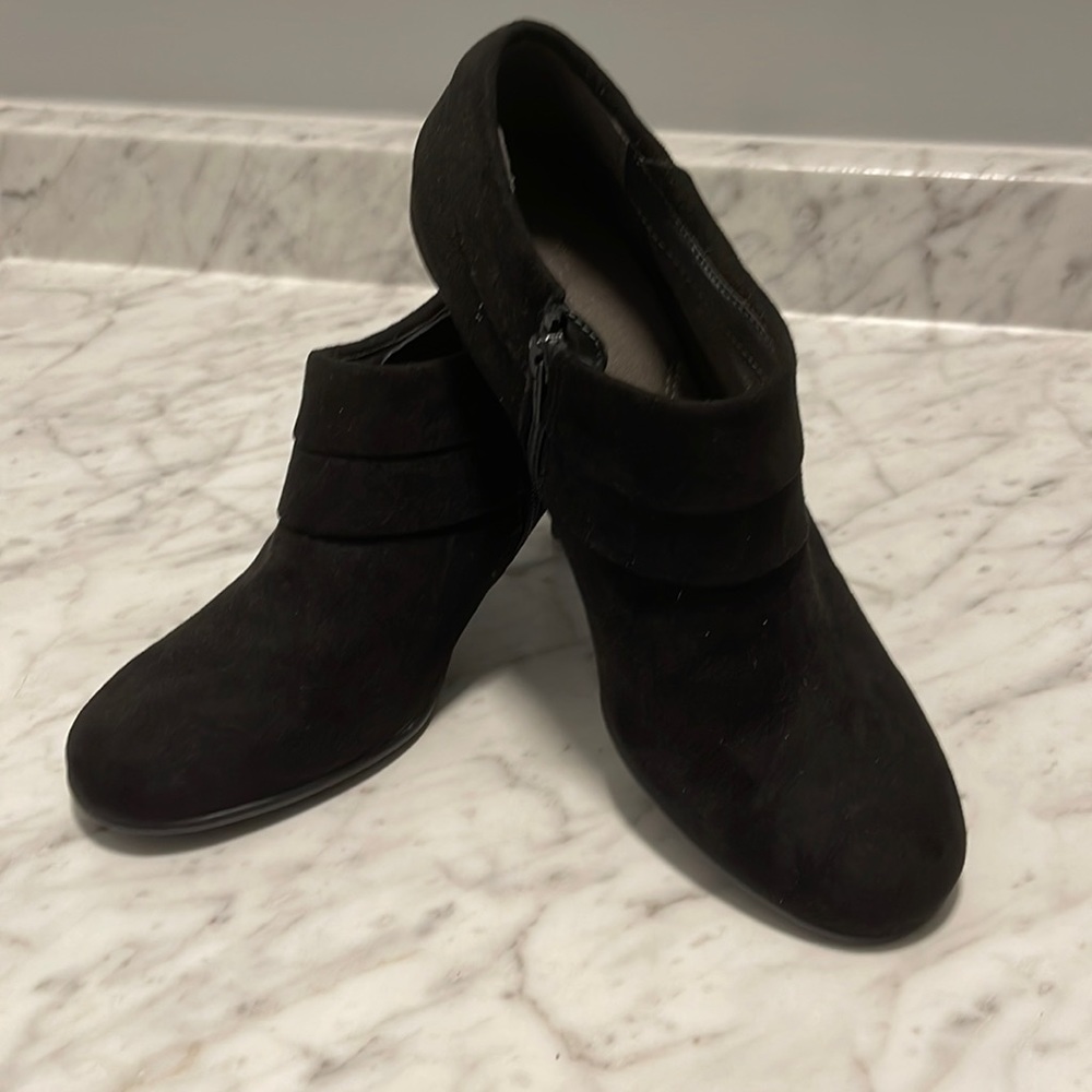 Aerosoles Heel Rest Womens booties size 10